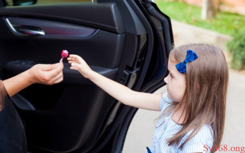 Mơ thấy trẻ con bị bắt cóc nói lên sự lo lắng về tương lai của chủ nhân